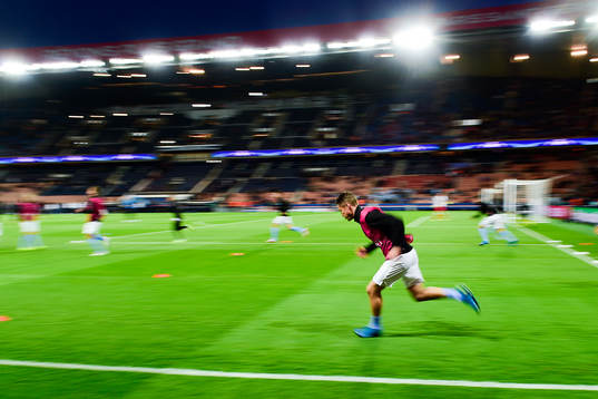 Malmö FFs Markus Rosenberg värmer upp