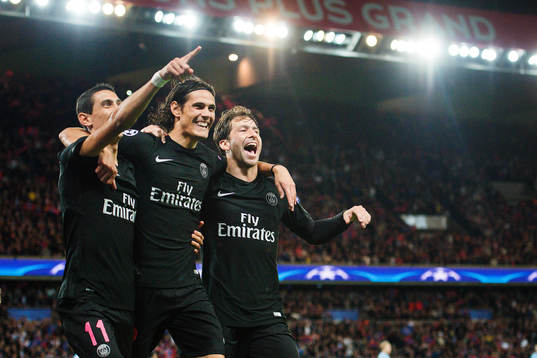 s Angel Di Maria gör 1-0 och jublar med Edison Cavanio