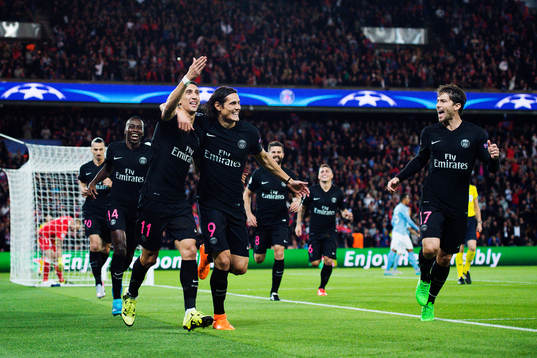 s Angel Di Maria gör 1-0 och jublar med Edison Cavanio
