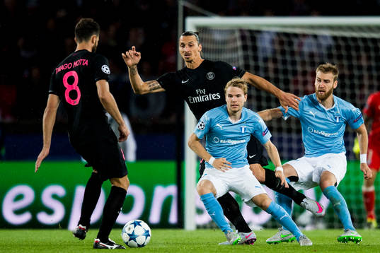s Thiago Motta och Zlatan Ibrahimovic mot Malmö FFs Oscar