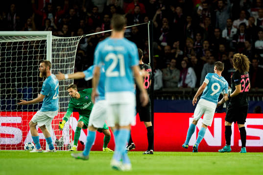 s målvakt Kevin Trapp men målet döms bort