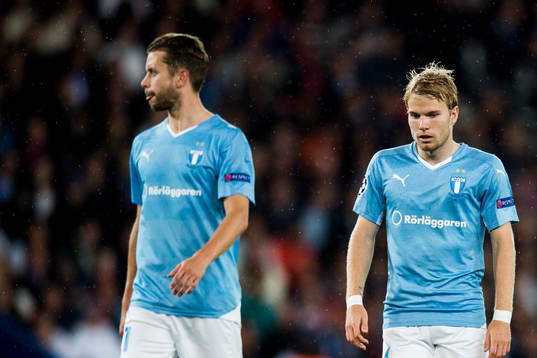 Malmö FFs Kari Arnason och Oscar Lewicki deppar