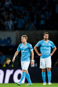 Malmö FFs Oscar Lewicki och Kari Arnason  deppar