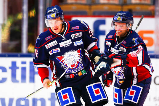 Linköpings Niklas Fogström jublar
