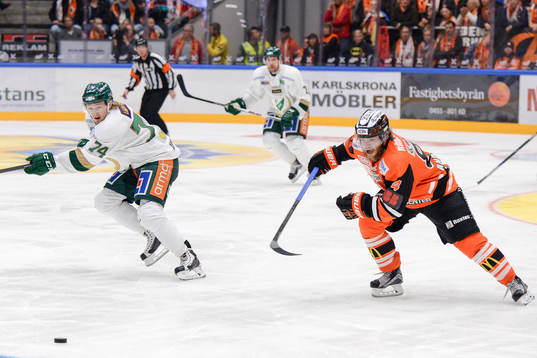 Färjestads Rasmus Asplund och Karlskronas Jimmy Andersson