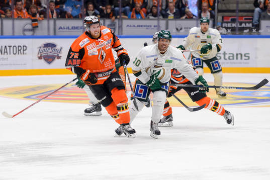 Karlskronas Joachim Rohdin och Färjestads Robbie Earl