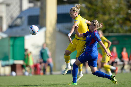 Sveriges Lisa Dahlkvist och Moldaviens Victoria Gurdis