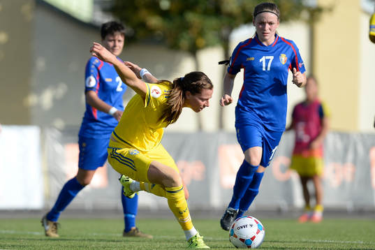 Sveriges Lotta Schelin och Moldaviens Nadejna Colesnicenco