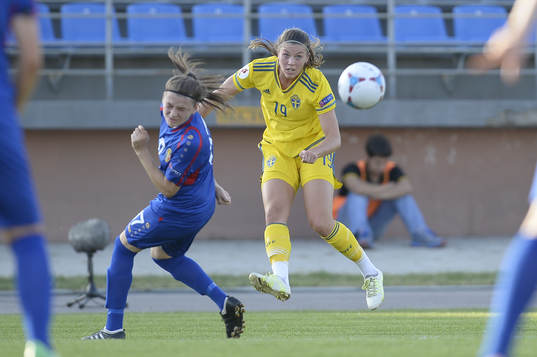 Sveriges Pauline Hammarlund och Moldaviens Ludmila Caraman
