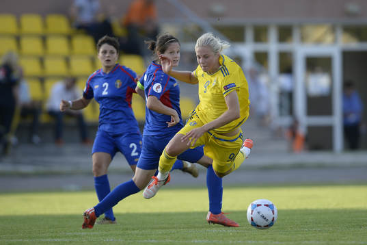 Sveriges Lina Hurtig och Moldaviens Elena Porojniuc