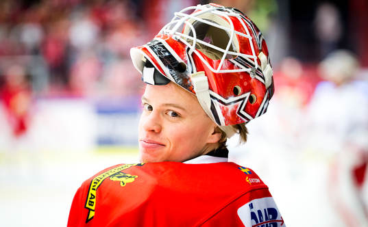 Örebros målvakt Henrik Lundberg Örebros målvakt Henrik