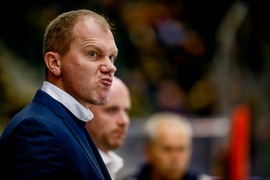 s  tränare Johan Lindbom