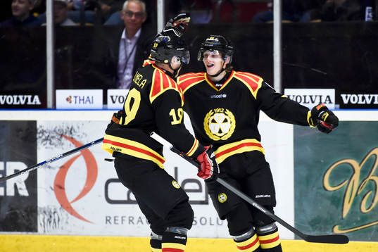 Brynäs Daniel Mannberg jublar