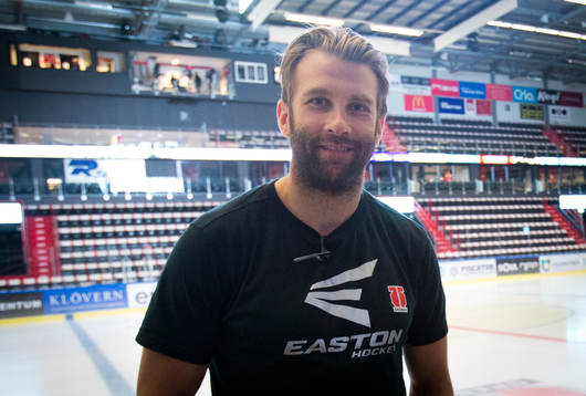 Porträtt på Örebro Hockeys materialare Emil Kåberg