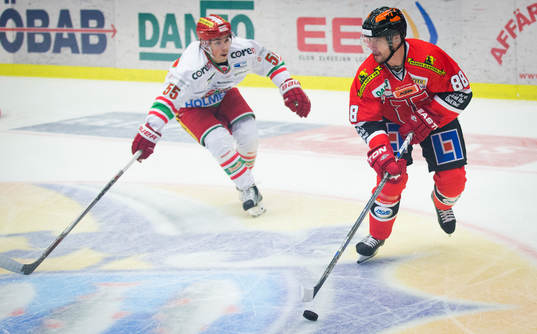 Modos Albin Runesson och Örebros Jakub Petruzalek