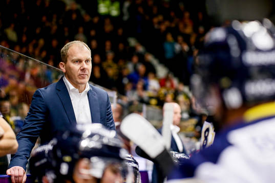 s  tränare Johan Lindbom