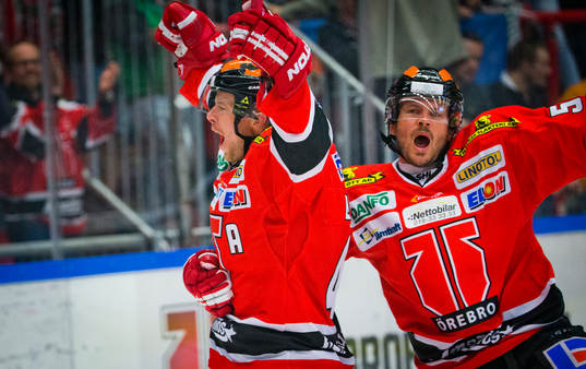 Örebros Anders Eriksson jublar