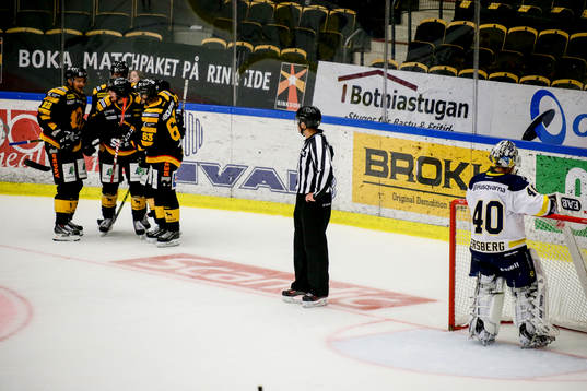 Skellefteås Niclas Burström gör 2-1 och jublar