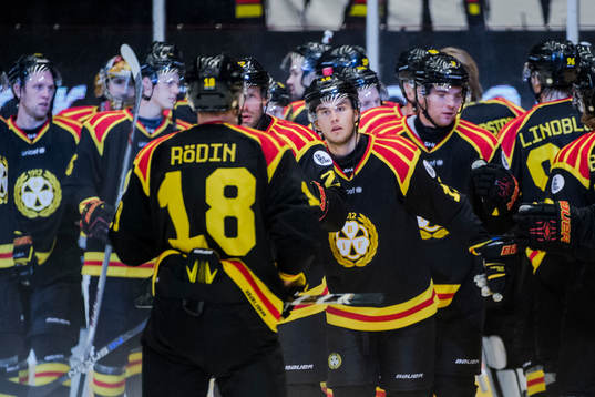 Brynäs Anton Rödin jublar