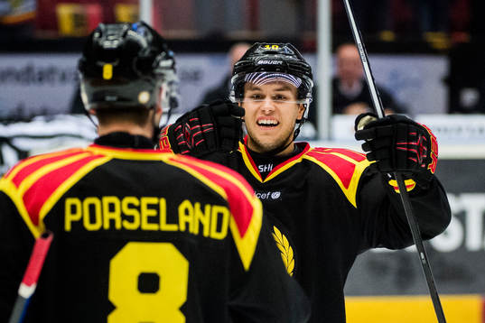 Brynäs Mattias Nörstebö jublar