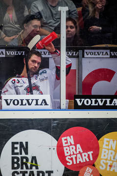 Malmö Redhawks TJ Galiardi deppar i utvisningsbåset
