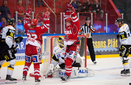 Timrås Jonathan Dahlen och Emil Berglund  jublar