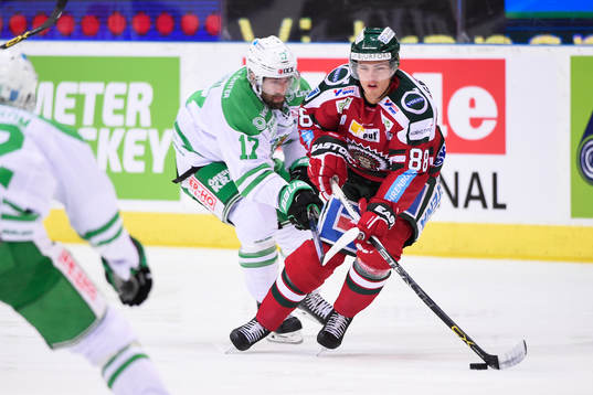 Frölundas Andreas Johnson och Rögles Taylor Matson