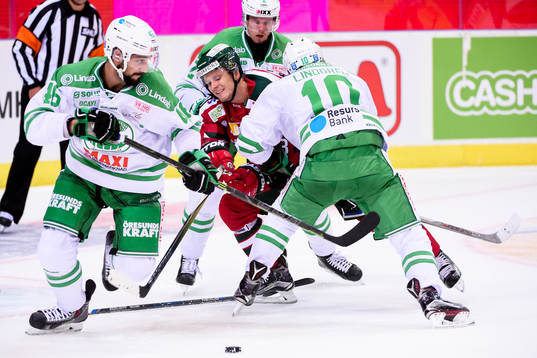 Rögles Kevin Marshall och Frölundas Nicklas Lasu