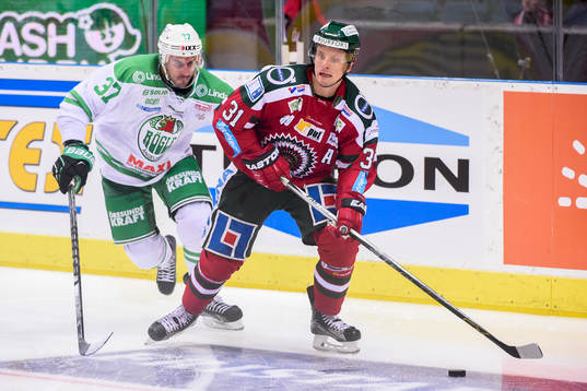 Rögles Ivan Baranka och Frölundas Nicklas Lasu