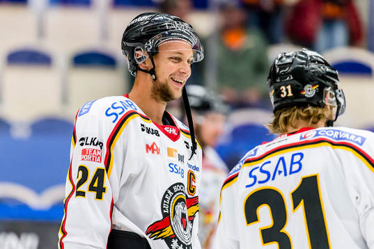 Luleås Johan Harju skrattar