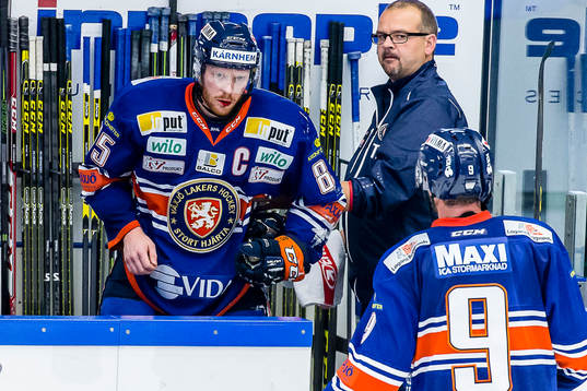 Växjös Liam Reddox blöder ur munnen