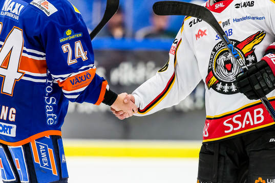Lagen tackar varandra