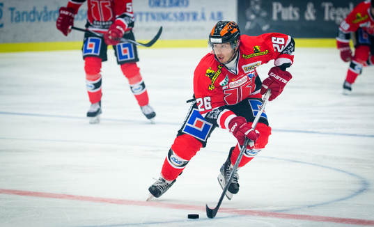 Örebros Greg Squires