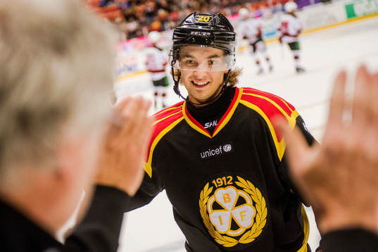 Brynäs Adam Brodecki jublar