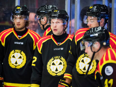 Brynäs Petr Vrana före ishockeymatchen i SHL mellan