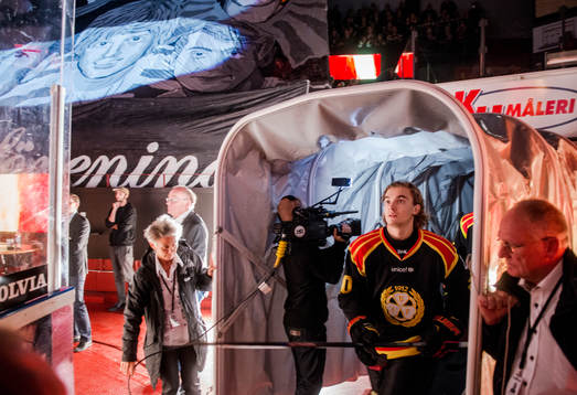 Brynäs Adam Brodecki före ishockeymatchen i SHL mellan
