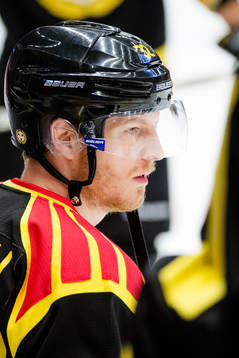 Brynäs Nick Johnson före ishockeymatchen i SHL mellan