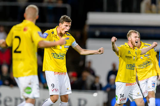 Falkenbergs Gustaf Nilsson jublar