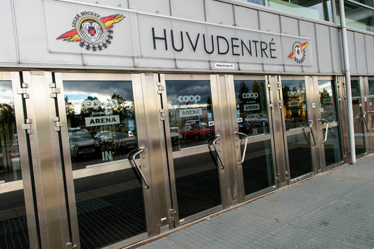 Huvudentrén till Coop Norrbotten Arena