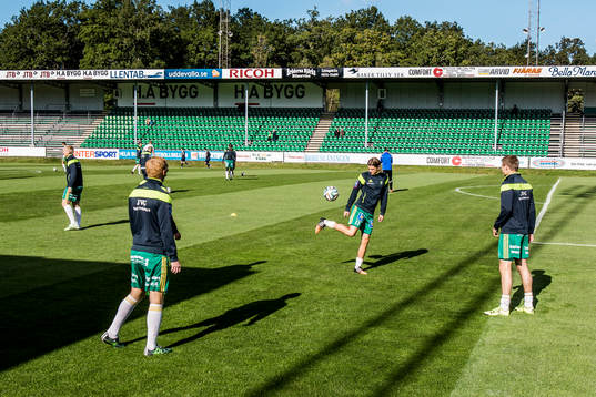 Ljungskiles spelare värmer upp