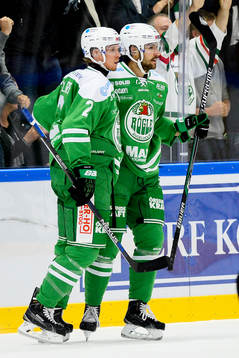 Rögles Jens Hellgren och Ludvig Rensfeldt jublar