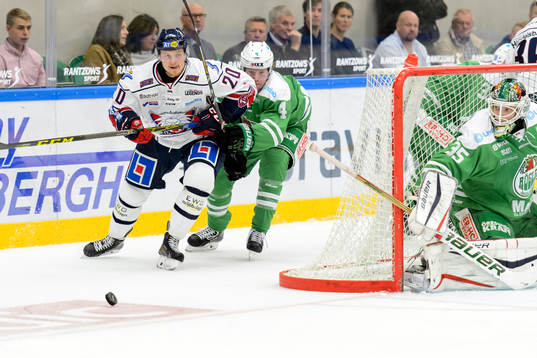 Linköpings Nick Sörenssen mot Rögles Ludvig Claesson