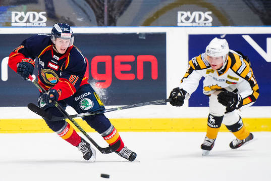 Djurgårdens Markus Ljungh och Skellefteås Adam Pettersson