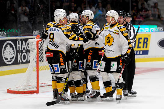 Skellefteås Janne Pesonen jublar