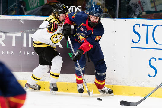 Djurgårdens Hanna Olsson och Brynäs Jennifer Törnhult