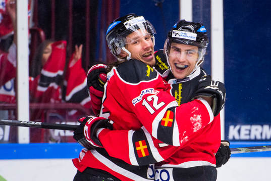 Malmö Redhawks Nils Andersson kramar om Andreas Thuresson