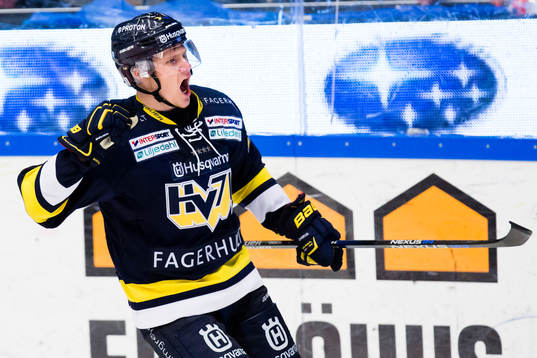 s Simon Önerud jublar