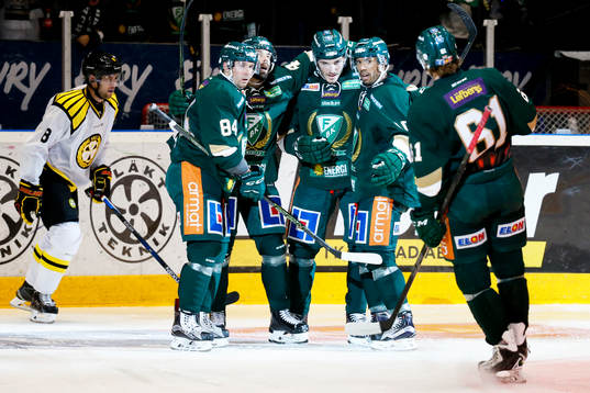Färjestads John Persson jublar