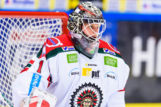 Frölundas målvakt Lars Johansson på uppvärmningen