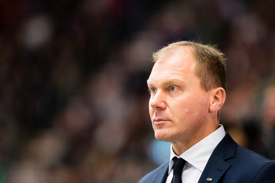s tränare Johan Lindbom